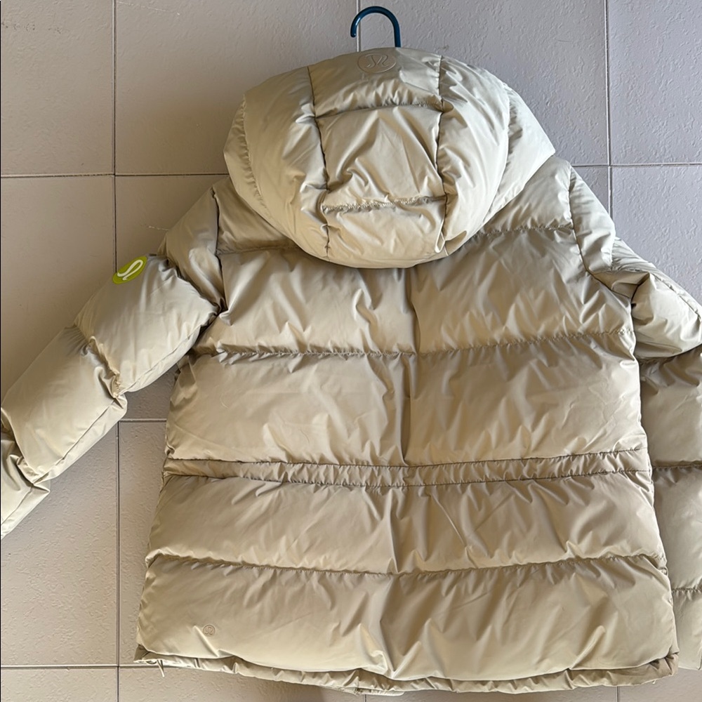 lululemon athletica Cream Puffer Jacket - Picture 4 of 4